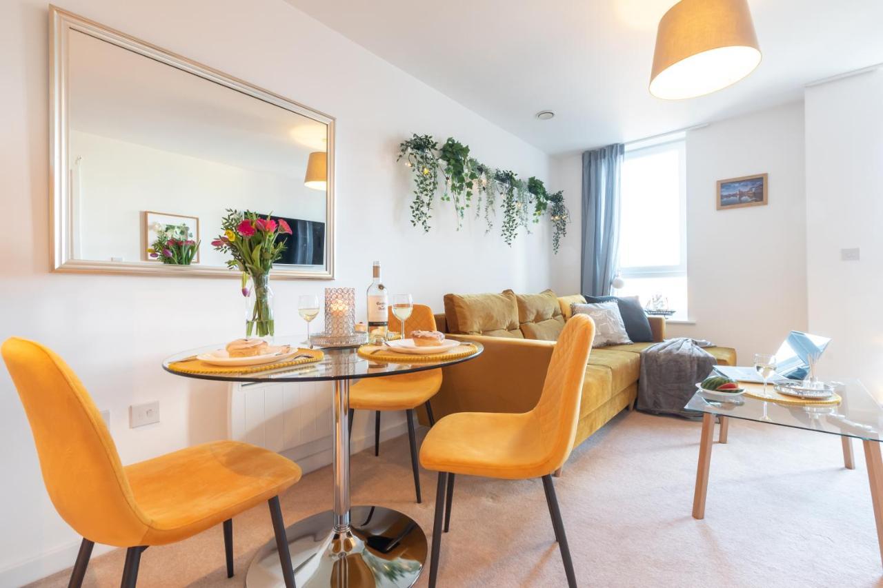 Amber Apartment Oasis - Your Gateway To Southampton'S Vibrant Heart, Port, Shopping Exterior foto