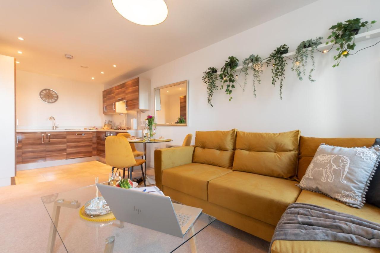 Amber Apartment Oasis - Your Gateway To Southampton'S Vibrant Heart, Port, Shopping Exterior foto