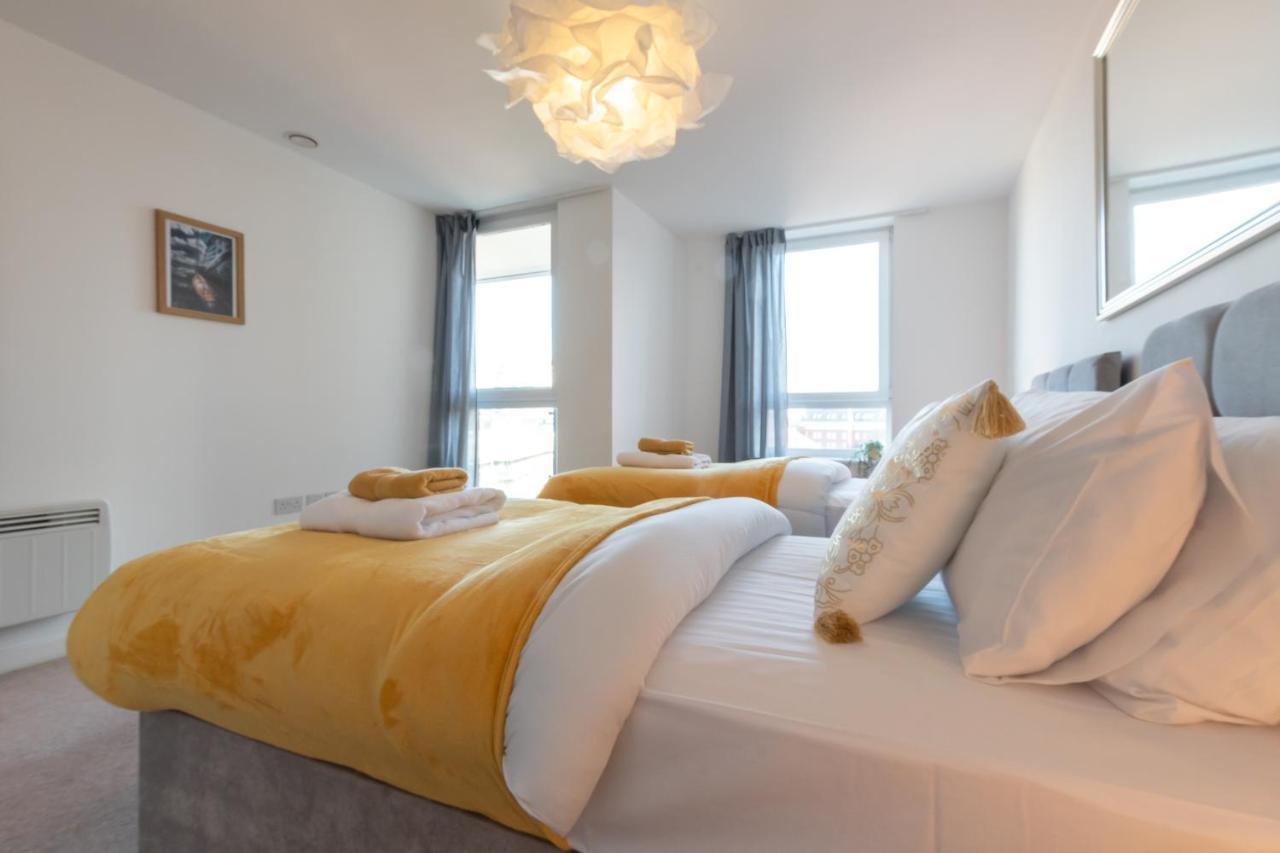 Amber Apartment Oasis - Your Gateway To Southampton'S Vibrant Heart, Port, Shopping Exterior foto